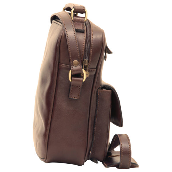 Borsa a tracolla con tasca frontale. Marrone Scuro - immagine 3