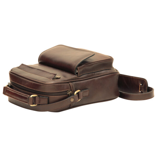 Borsa a tracolla con tasca frontale. Marrone Scuro - immagine 4