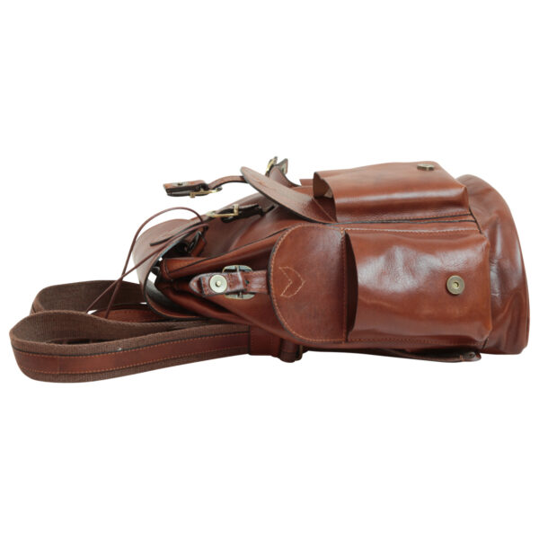 Zaino in pelle con 3 tasche frontali. Marrone - immagine 4