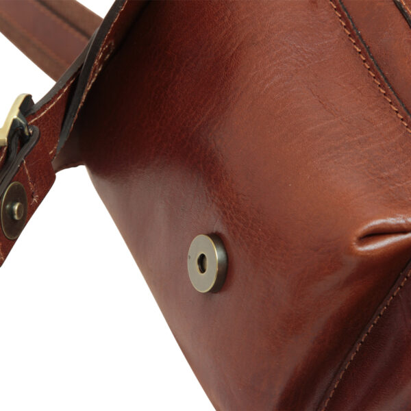 Zaino in pelle con 3 tasche frontali. Marrone - immagine 5