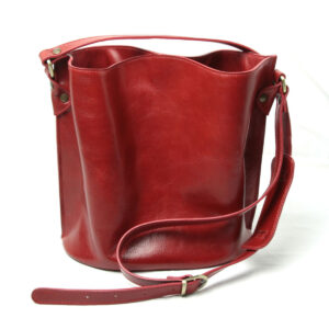 Borsa a tracolla in pelle. Rosso