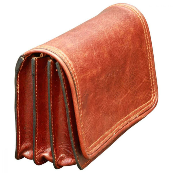 Pochette in pelle. Marrone