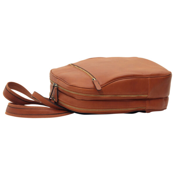Zaino in pelle con tasca con zip frontale. Marrone Coloniale - immagine 4