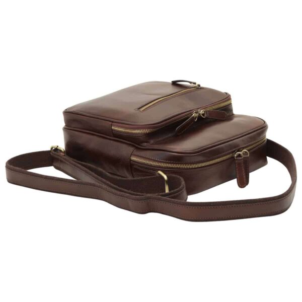 Messenger in pelle con chiusura a zip (Piccola). Marrone Scuro - immagine 4