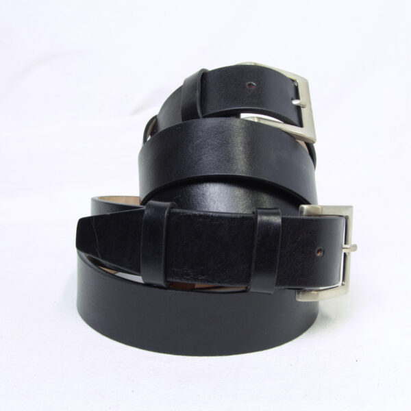 Cintura in pelle piatta. Nero - immagine 3